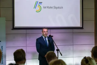 na zdjęciu osoby podczas konferencji