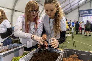 na zdjęciu osoby podczas festiwalu