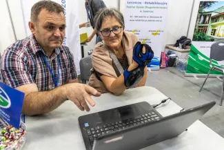 na zdjęciu osobo podczas Dni Zdrowia w hali