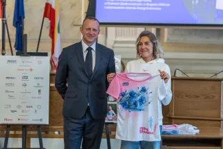 na zdjęciu osoby podczas spotkania