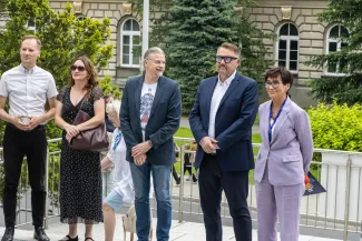 na zdjęciu osoby podczas otwarcia fetiwalu