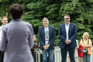 na zdjęciu osoby podczas otwarcia fetiwalu