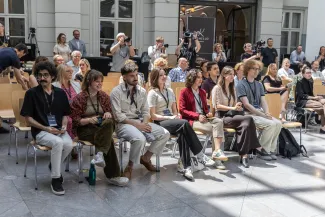 na zdjęciu osoby podczas konferencji