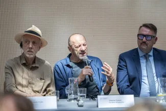na zdjęciu osoby podczas konferencji