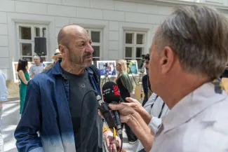 na zdjęciu osoby podczas konferencji