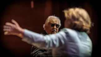 na zdjęciu muzycy na scenie