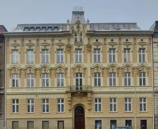 Kamienica przy 3 Maja 23 widok elewacji po remoncie.