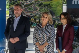 na zdjęciu osoby podczas konferencji