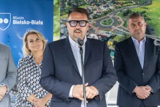 na zdjęciu osoby podczas konferencji