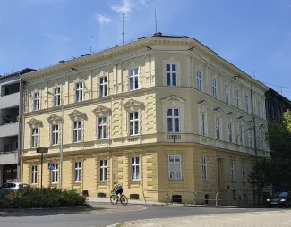 Kamienica przy ul. Słowackiego 21 widok elewacji po remoncie. 