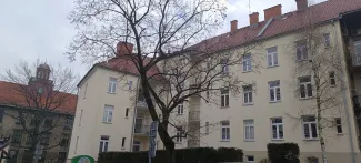 Budynek przy ul. A. Osuchowskiego 2 widok na elewację tylną po remoncie.