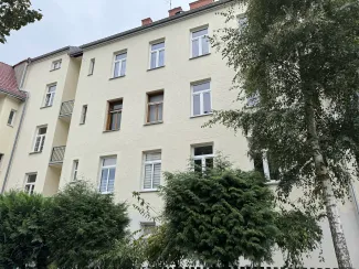 Budynek przy ul. A. Osuchowskiego 2 widok na elewację tylną po remoncie.