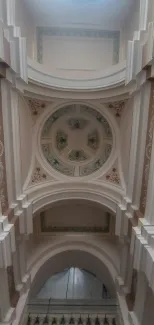 Kamienica 3 Maja 23 sień wejściowa wraz z polichromią na podniebieniu kopuły po konserwacji.