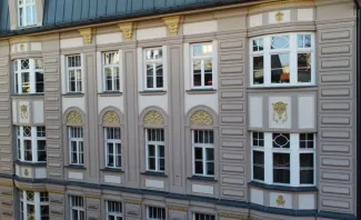 Kamienica przy 11 Listopada 4 widok elewacji po remoncie.