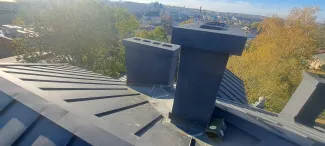 Dom przy ul. Krakowskiej 10 widok na dach po remoncie. 