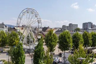 na zdjęciu koło widokowe
