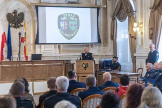 na zdjęciu osoby podczas uroczyści