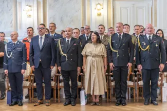 na zdjęciu osoby podczas uroczyści