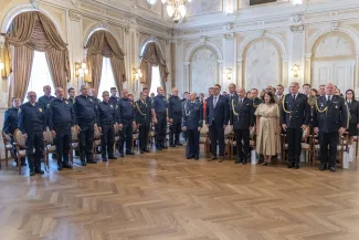 na zdjęciu osoby podczas uroczyści