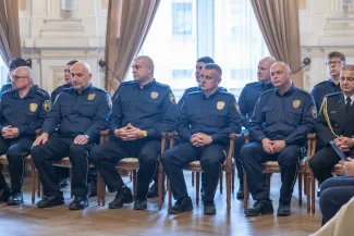 na zdjęciu osoby podczas uroczyści