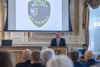 na zdjęciu osoby podczas uroczyści