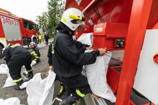 na zdjęciu służby podczas ćwiczeń