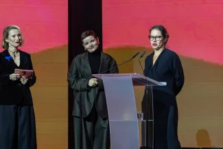 na zdjęciu osoby podczas uroczystości