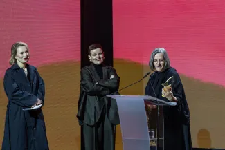 na zdjęciu osoby podczas uroczystości