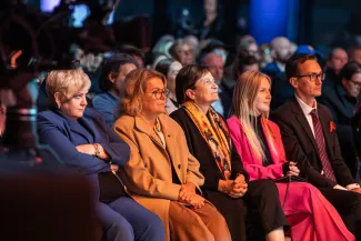 na zdjęciu osoby podczas uroczystości
