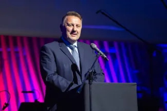 na zdjęciu osoby podczas gali rozdania nagród