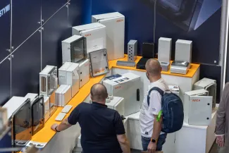 na zdjęciu hala targowa