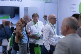 na zdjęciu hala targowa