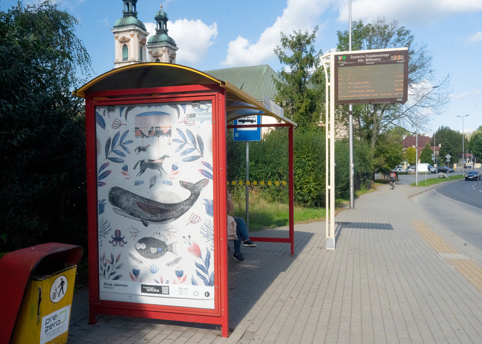 fot. organizatorzy Na zdjęciu wiata przystankowa z ilustracją