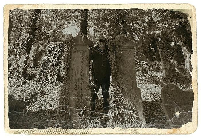 fot. organizator  Na zdjęciu stojący ludzie