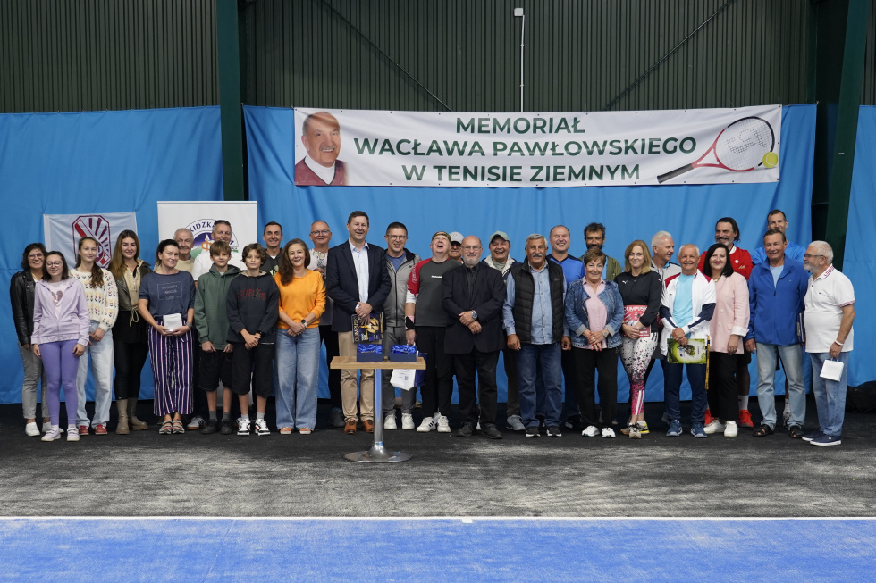 Na zdjęciu uczestnicy memoriału 