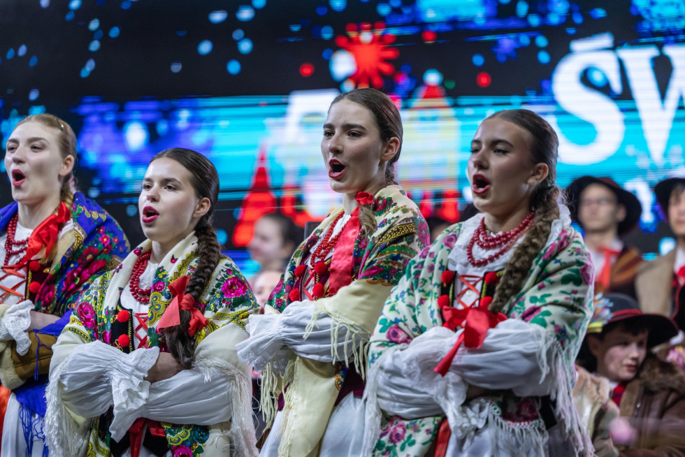 Na zdjęciu śpiewające góralki