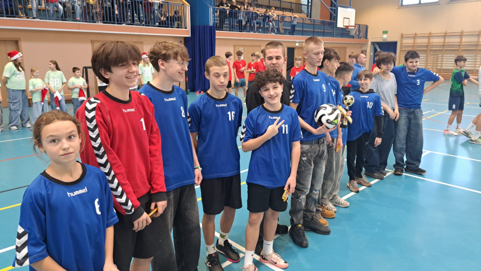 Na zdjęciu finaliści turnieju