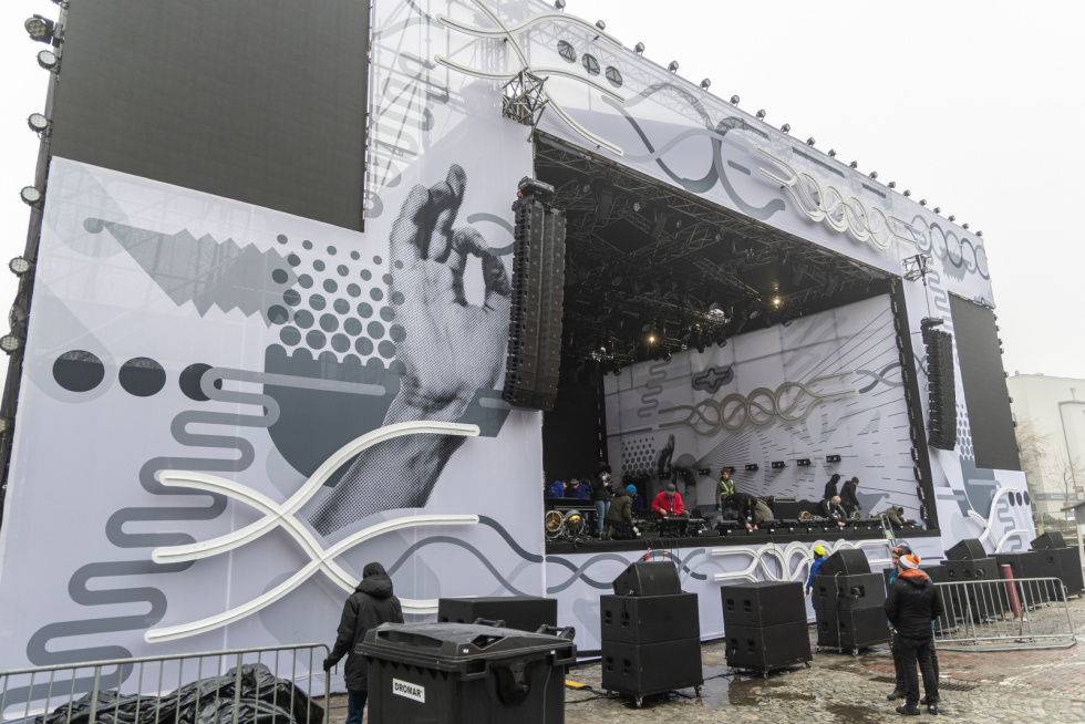 Na zdjęciu scena na Placu Ratuszowym 