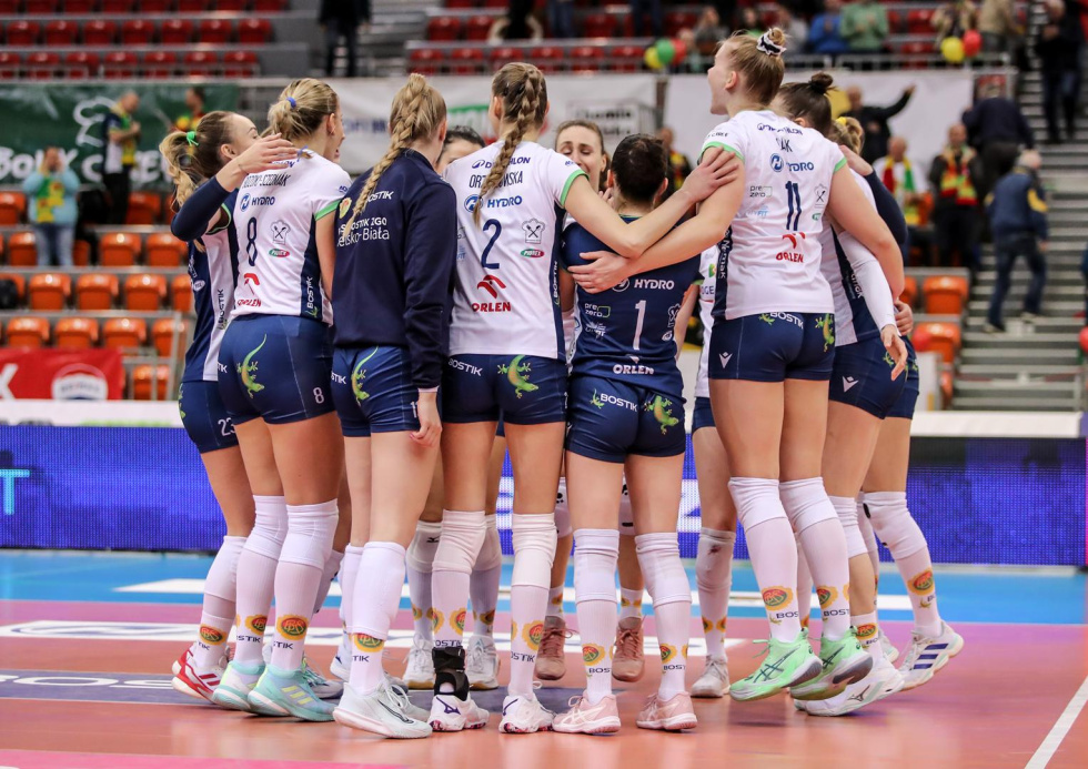 na zdjęciu siatkarki