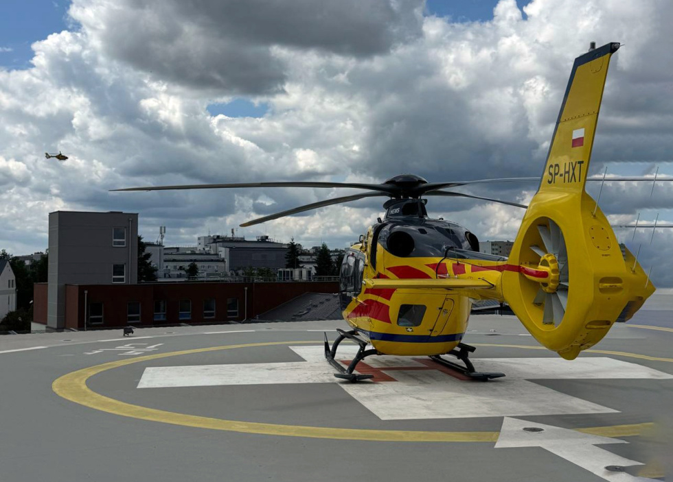 Na zdjęciu helikopter Lotniczego Pogotowia Ratunkowego