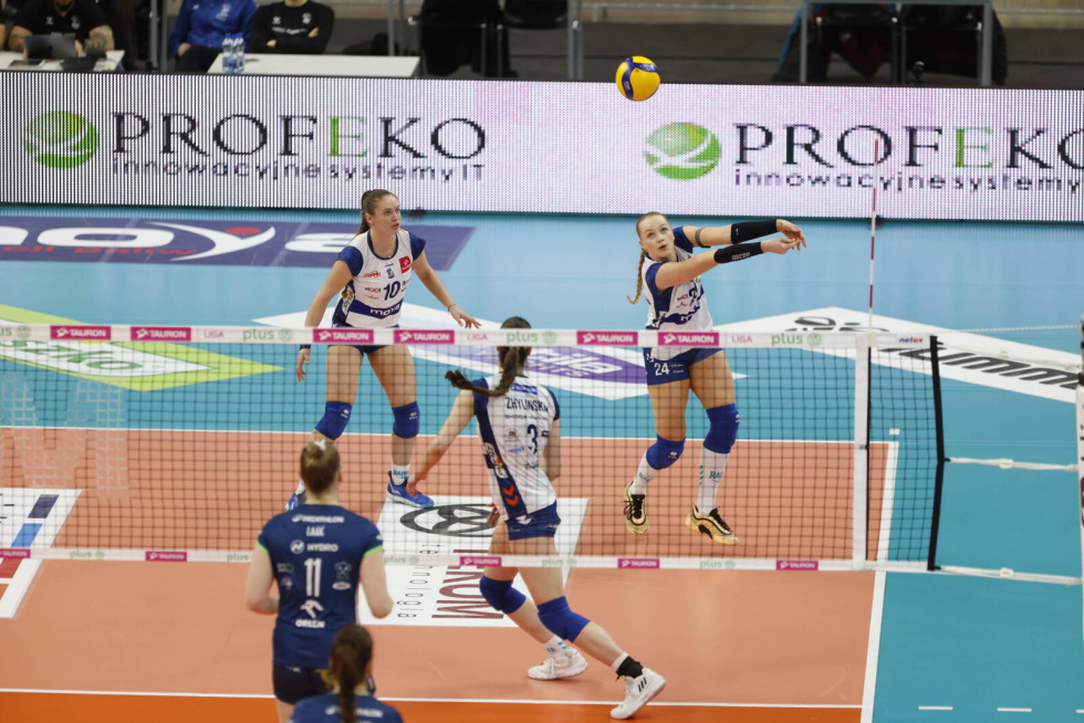 na zdjęciu siatkarki