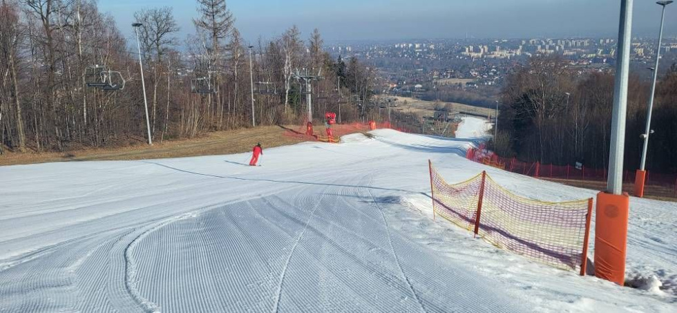Na zdjęciu stok narciarski 