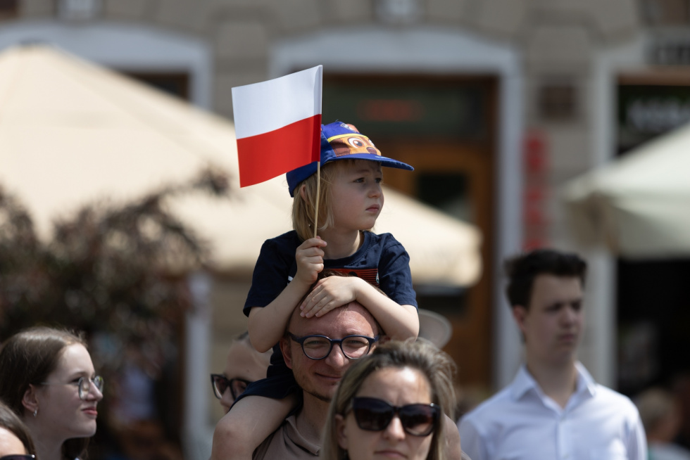 Na zdjęciu obchody święta konstytucji