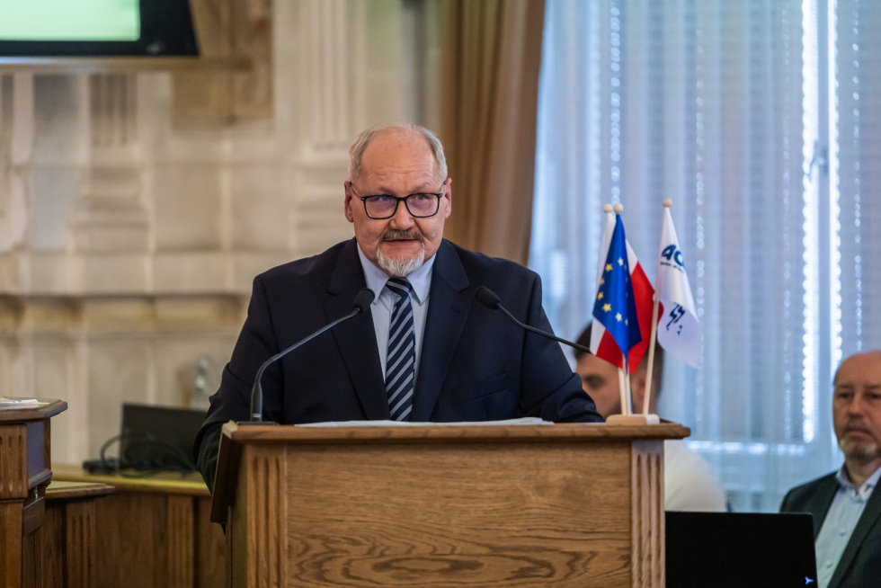 na zdjęciu prezes