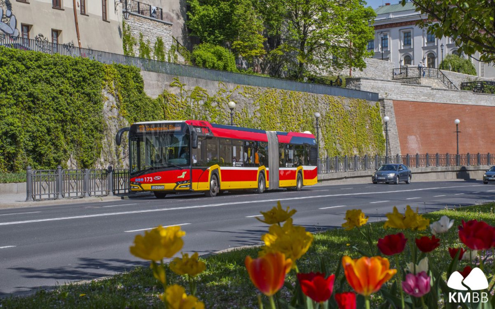 Na zdjęciu autobus 