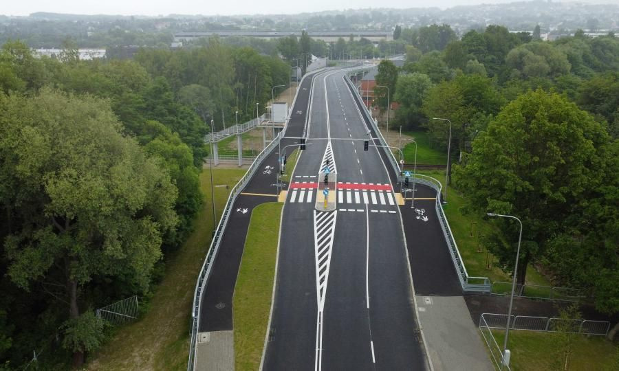 na zdjęciu ulica Kwiatkowskiego z góry