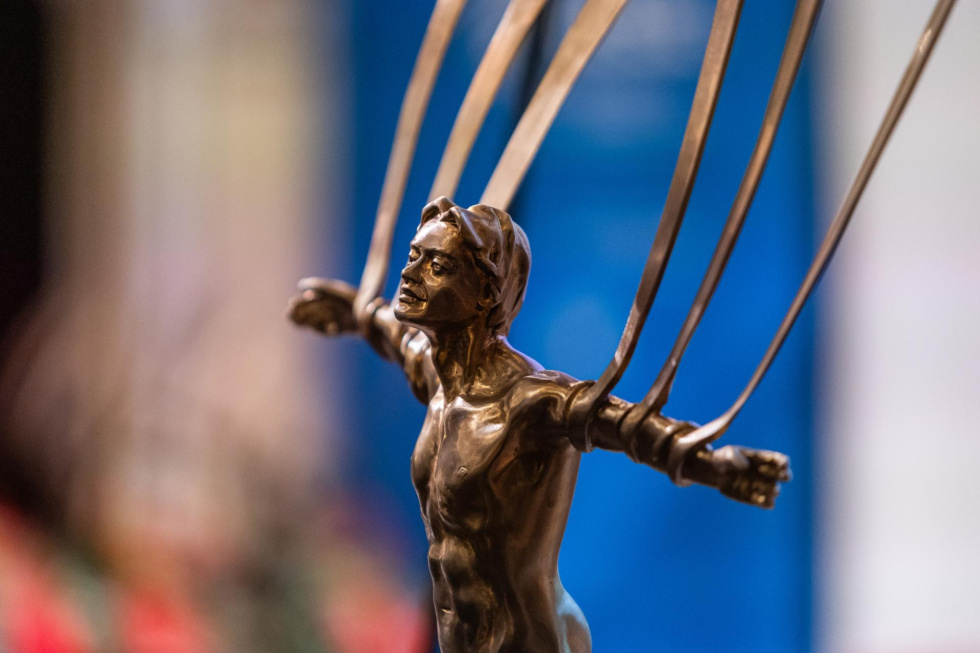 Na zdjęciu statuetka Dedala