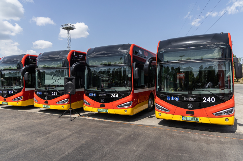 Na zdjęciu nowe elektryki