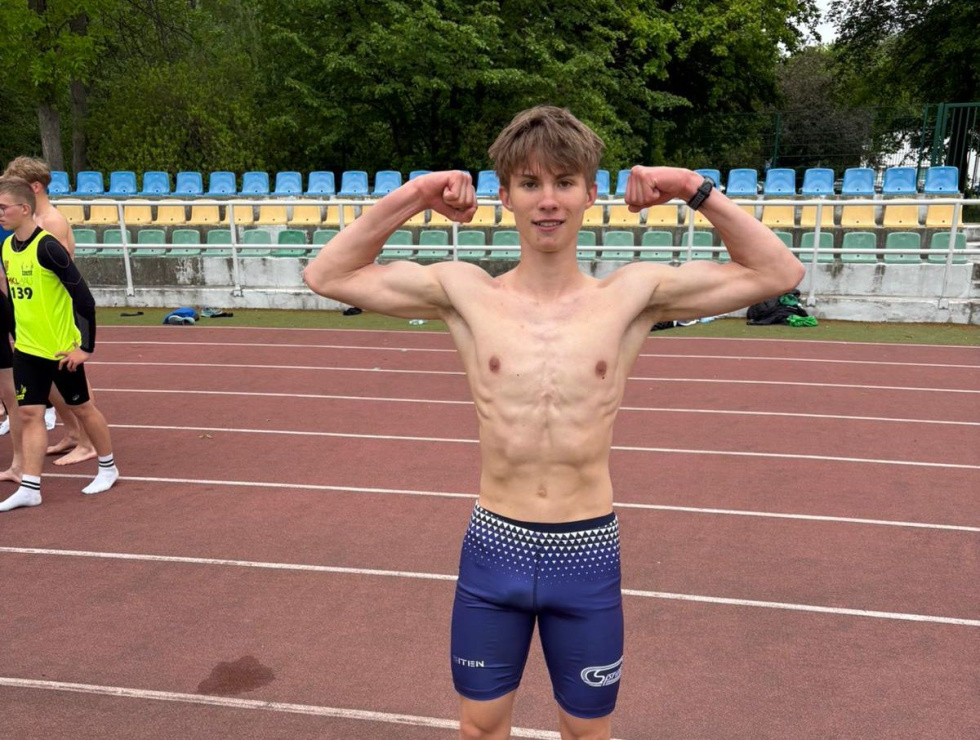 Na zdęciu Adam Fabjański 