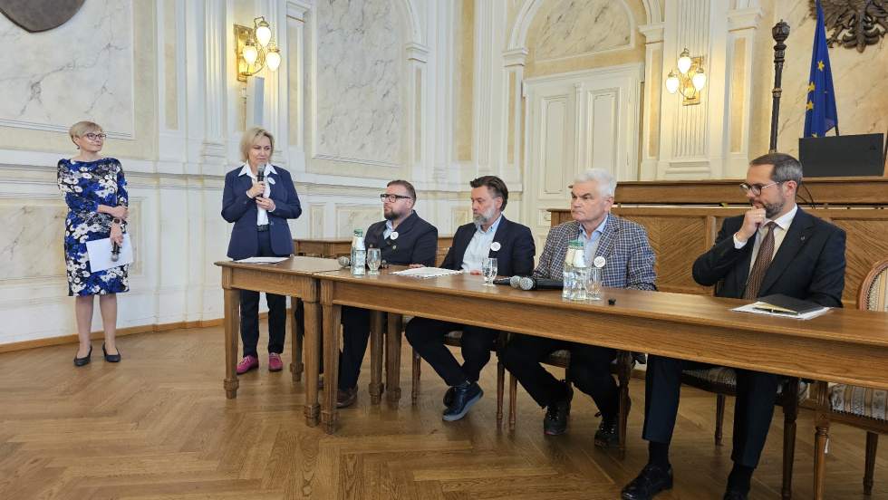 Na zdjęciu prelegenci 